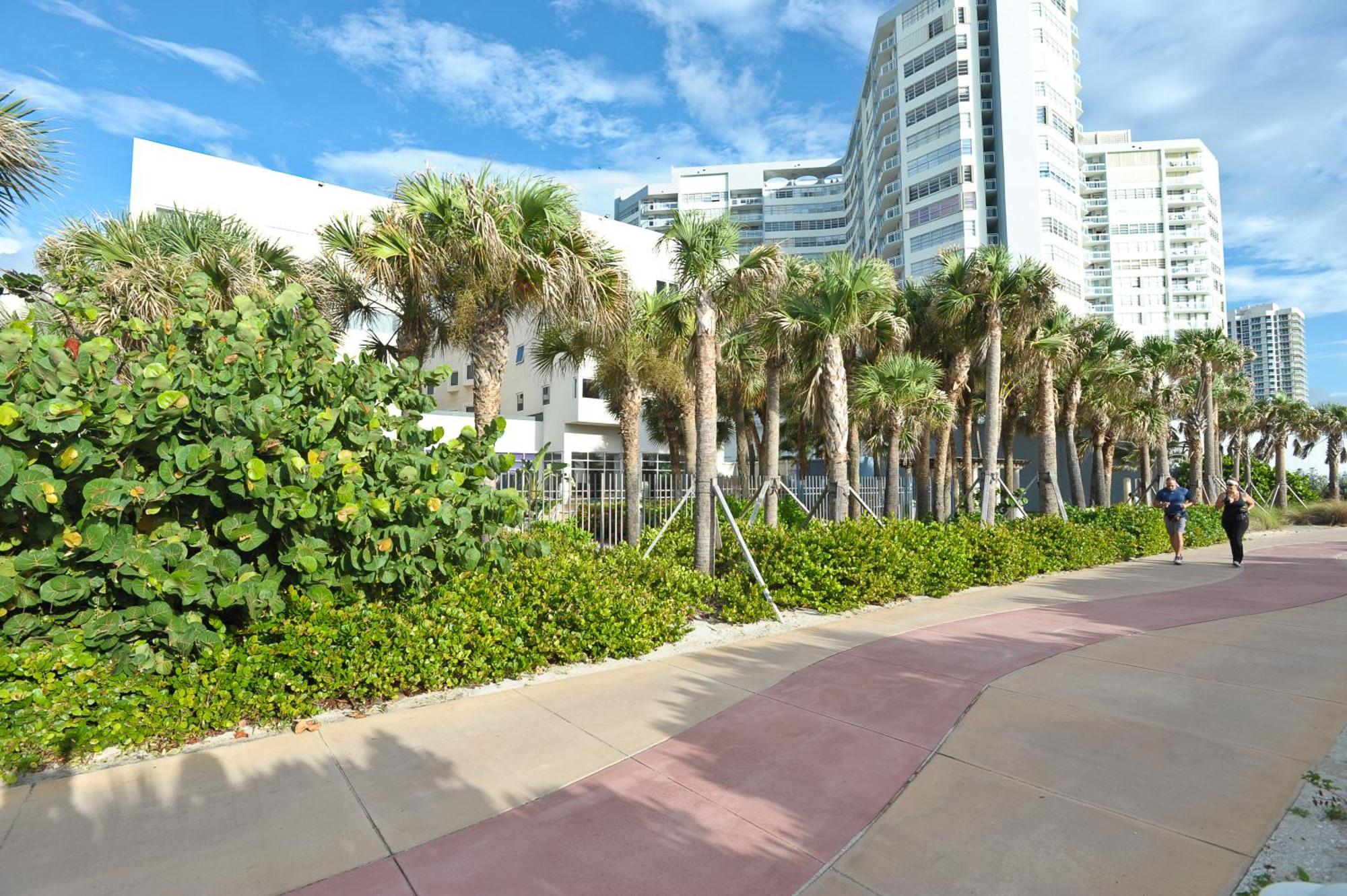 Crystal Beach Suites Miami Oceanfront Hotel Miami Beach Exterior foto